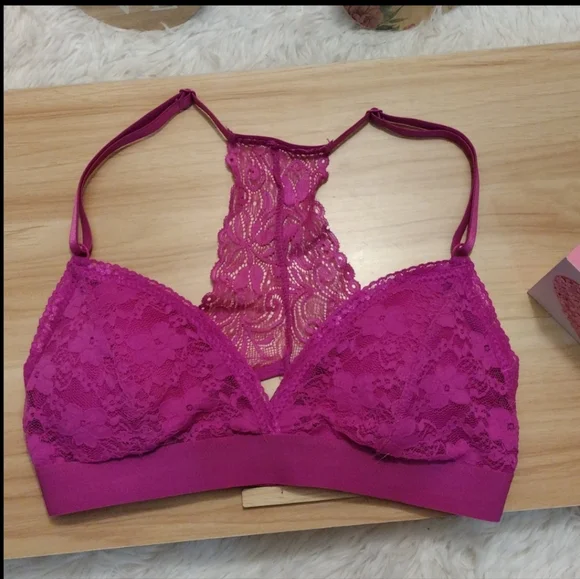 XOXO Lace Bralette in Magenta Padded Small - Picture 5 of 7